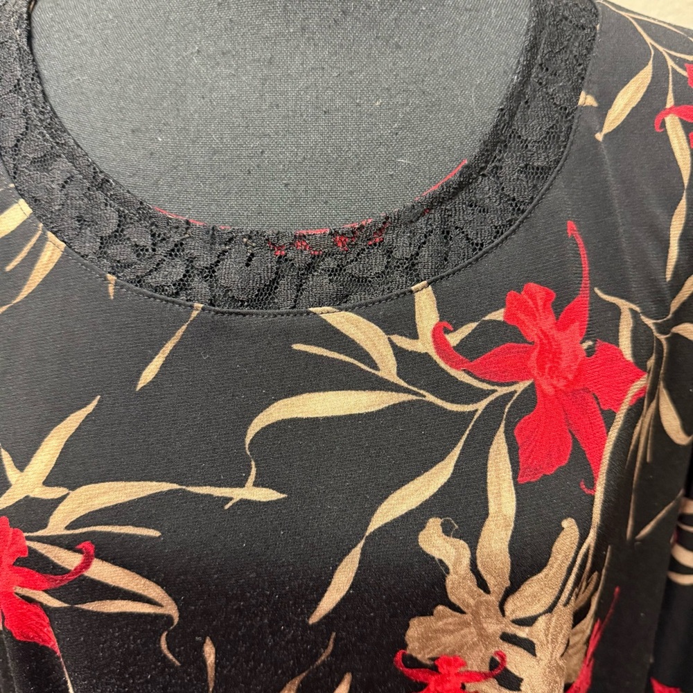 Catherines Floral Lace Trim Blouse OX 14/16W Black Red Beige Stretchy Top - Picture 2 of 8